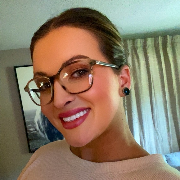 Meet the Posher, Raven - Picture 1 of 2